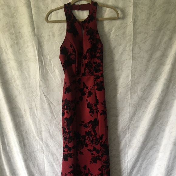 Formal gown - Picture 1 of 5